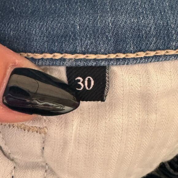 7FAM Skinny Ankle Light Wash Raw Wave Hem in size 30 - Picture 10 of 10